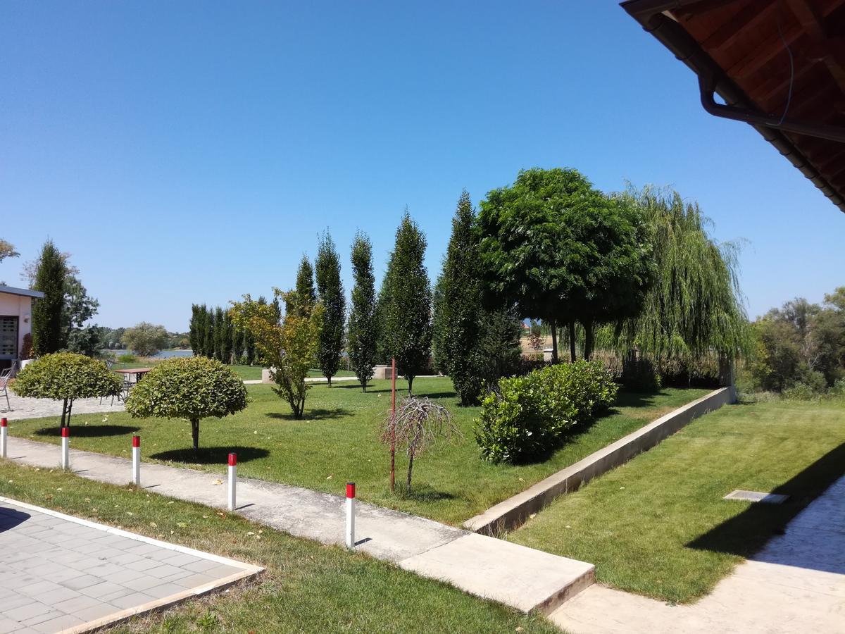 Motel Jezero Mladenovac Dış mekan fotoğraf